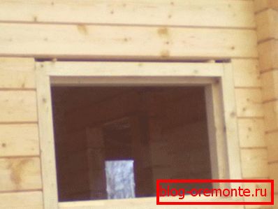 La fenêtre окон в брусовой бане La fenêtre окон в брусовой бане