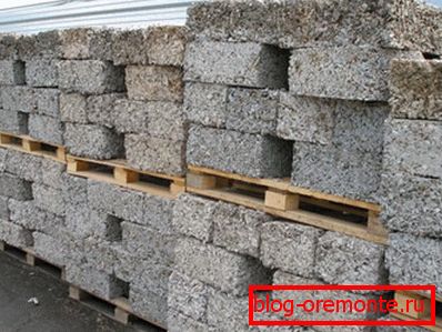 Blocs de sciure de bois prêts à l'emploi Blocs de sciure de bois prêts à l'emploi