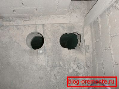 Le trou à droite est fait avec une couronne, à gauche - un diamant. Le trou à droite est fait avec une couronne, à gauche - un diamant.