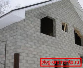 Les blocs de béton mousse sont également populaires pour la construction d'une maison Les blocs de béton mousse sont également populaires pour la construction d'une maison