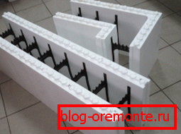 Blocs de mousse pour couler du béton de différentes variantes Blocs de mousse pour couler du béton de différentes variantes