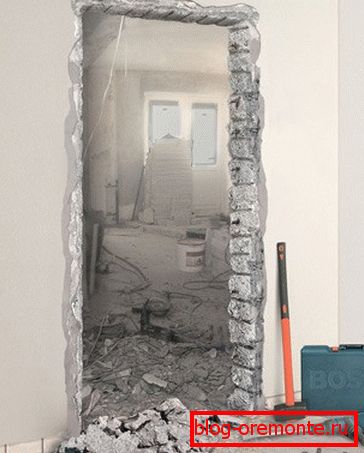 Porte ouverte comment installer les portes d'entrée