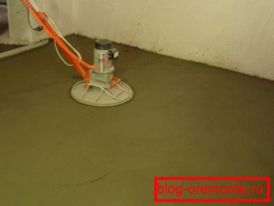 La surface doit être poncée La surface doit être poncée