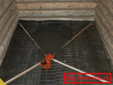 Lors de la création d'un sol dans des pièces très humides, vous devez réfléchir à la manière d'augmenter la marque du matériau ou d'y ajouter des additifs. Lors de la création d'un sol dans des pièces très humides, vous devez réfléchir à la manière d'augmenter la marque du matériau ou d'y ajouter des additifs.