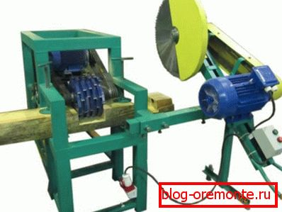 Machine industrielle pour le traitement de pièces en bois Machine industrielle pour le traitement de pièces en bois