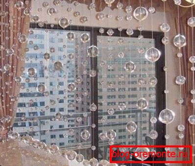 Rideaux transparents avec des perles Rideaux transparents avec des perles