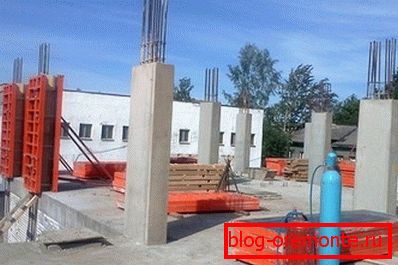 Coutures de travail расположатся на уровне низа несущих балок. Coutures de travail расположатся на уровне низа несущих балок.