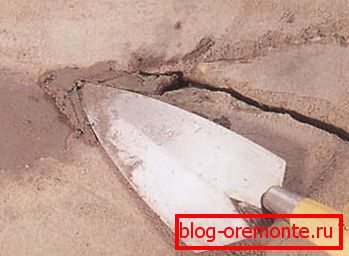 Nous réparons la surface de béton