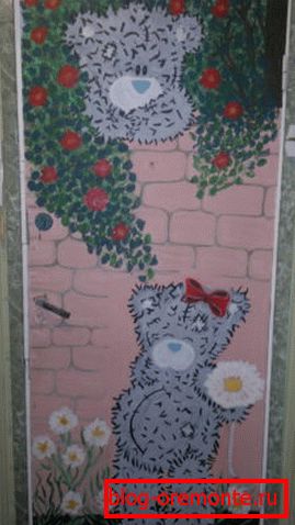 Portes peintes dans la chambre des enfants