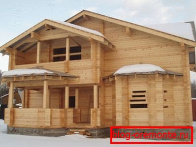 On croyait qu'en hiver pour mieux construire. On croyait qu'en hiver pour mieux construire.