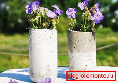 Vous pouvez fabriquer de tels vases de jardin en seulement 20-30 minutes à partir de béton Vous pouvez fabriquer de tels vases de jardin en seulement 20-30 minutes à partir de béton