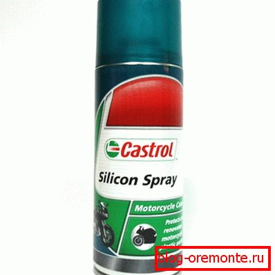 La graisse de silicone est pratique à utiliser - elle est vendue en spray La graisse de silicone est pratique à utiliser - elle est vendue en spray