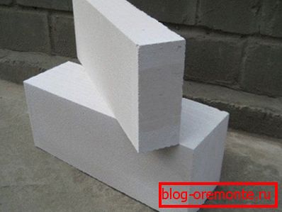 Blocs de construction en béton poreux léger. Blocs de construction en béton poreux léger.