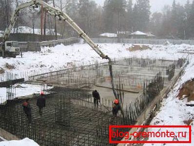 Le béton est également posé en hiver. Le béton est également posé en hiver.