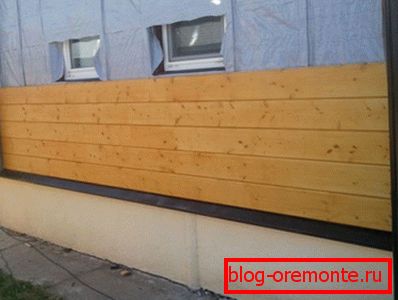 Réchauffer une maison en bois d'un bar - le processus de placage Réchauffer une maison en bois d'un bar - le processus de placage