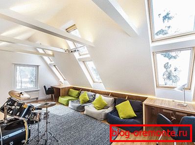 À l'intérieur devrait prévaloir dans des couleurs claires. À l'intérieur devrait prévaloir dans des couleurs claires.