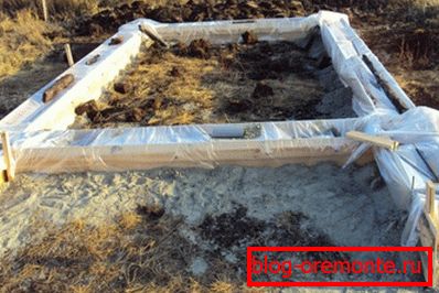 Protéger le béton du froid avec des méthodes improvisées Protéger le béton du froid avec des méthodes improvisées