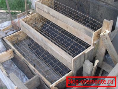 Voici la structure interne du porche en béton Voici la structure interne du porche en béton